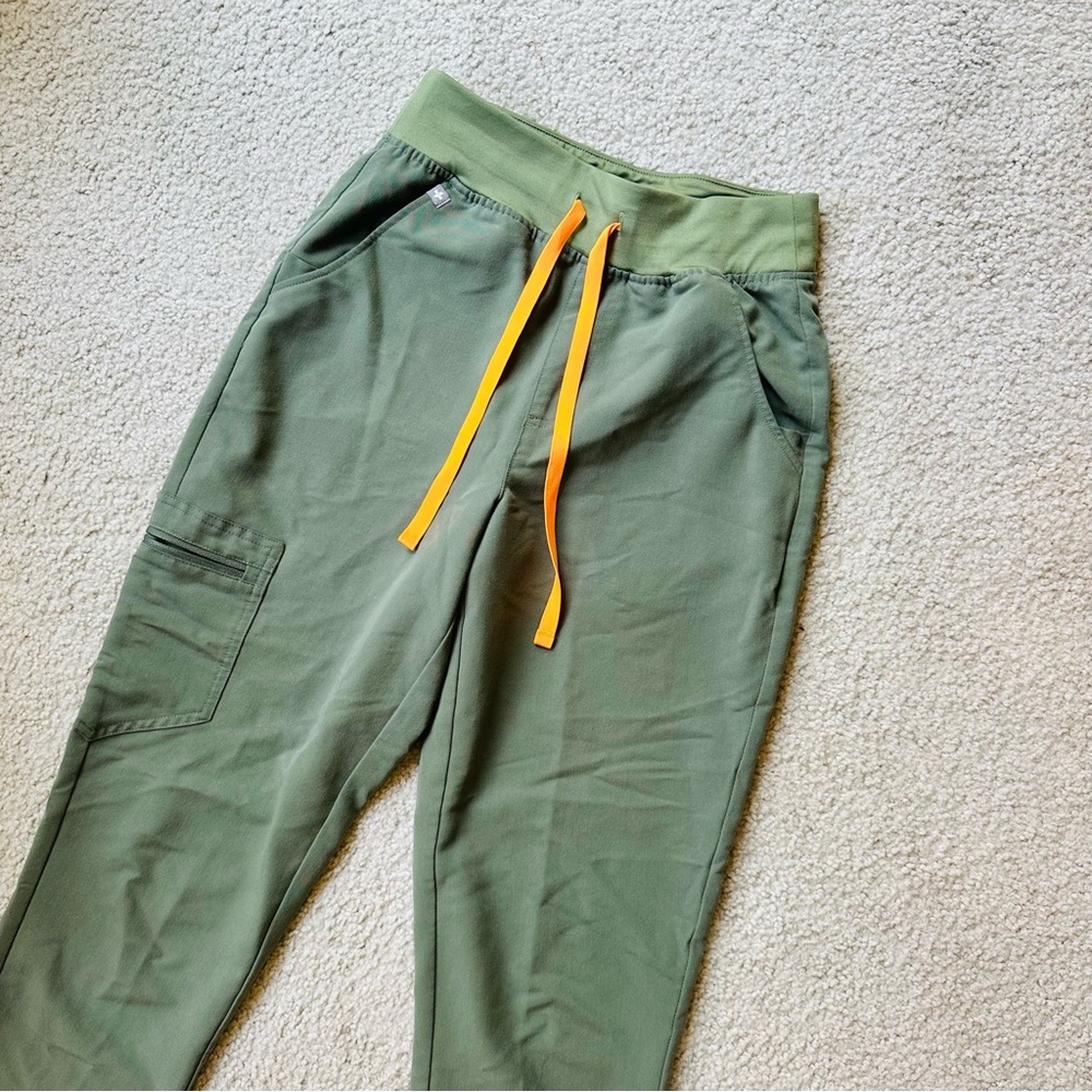 Figs Zamora Highwaisted Jogger Scrubs